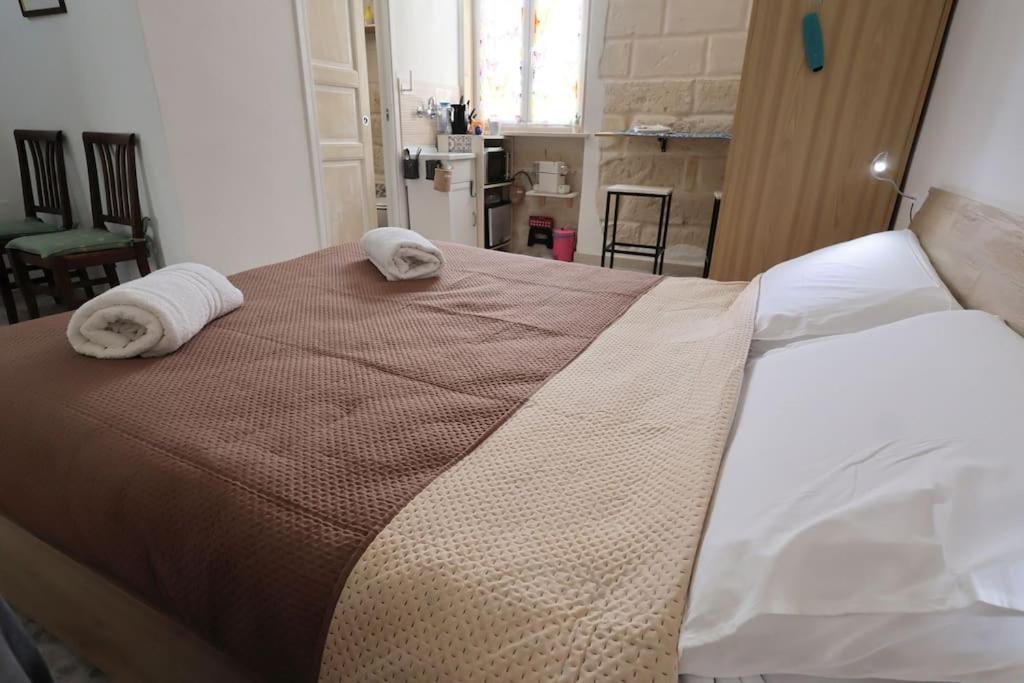 Apartment A7passi Salento Stone - Indipendent With Private Bathroom - Kitchenette - Completa Di Tutto